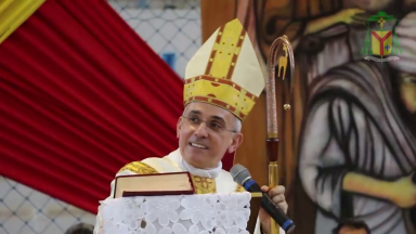 Repórter Canção Nova faz homenagem a Dom Henrique Soares