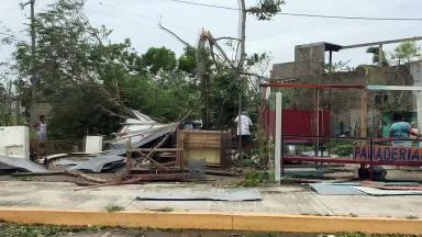 No México, furacão Grace deixa rastro de destruição