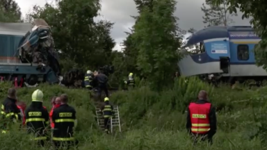Acidente com trens deixa mortos e feridos na República Tcheca