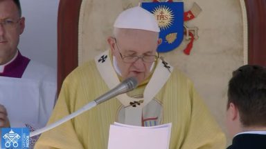 Papa reza o Angelus em Budapeste: Eucaristia é ação de graças