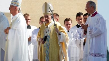 Eucaristia: Amor crucificado e doado, diz Papa em Missa em Budapeste