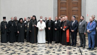 Não propagar divisão, só esperança e paz, pede Papa às Igrejas húngaras