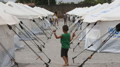 Migrante e refugiado: Papa insiste em uma 