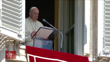 Na oração do Angelus, Papa pede acolhimento para os afegãos