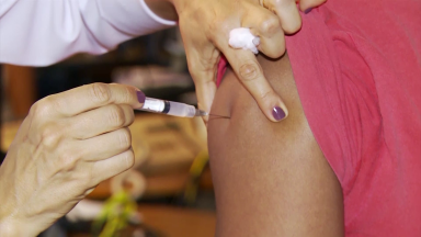 Vacinação contra a gripe é prolongada em postos de saúde do Brasil
