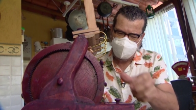 Artista plástico inventa uma máquina de calcular música