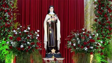 Igreja celebra a vida de Santa Teresinha, freira carmelita