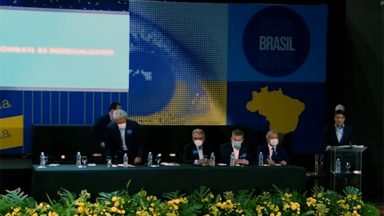 Democratas e PSL aprovam fusão considerada histórica
