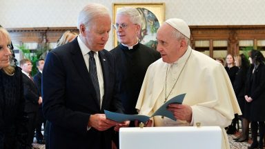 Papa Francisco recebe o presidente dos EUA, Joe Biden