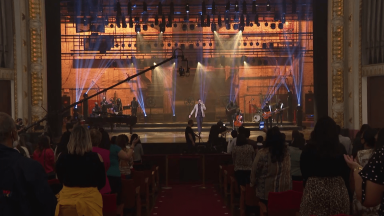 Padre Adriano Zandoná grava DVD no teatro Municipal de São Paulo