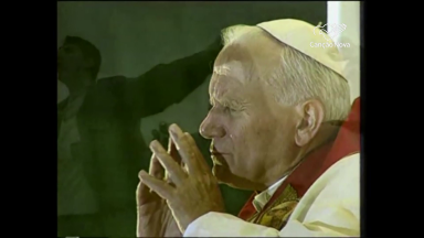 Relembre alguns momentos do pontificado de São João Paulo II