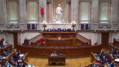 Parlamento português cria nova versão da lei da eutanásia