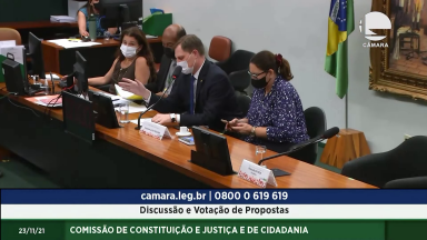 Comissão da Câmara aprova projeto que revoga PEC da bengala