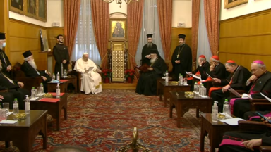 Papa aborda comunhão e unidade em encontro no Arcebispado em Atenas