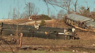 Papa expressa pesar por vítimas de tornados nos EUA