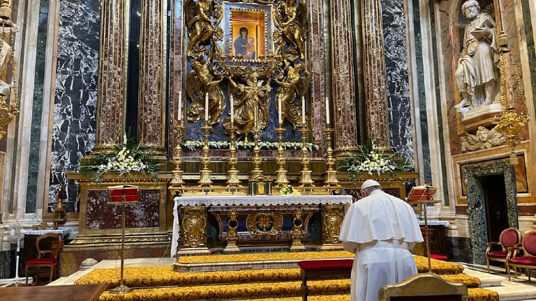 papa francisco basilica de santa maria maior sala de imprensa da santa se De volta a Roma, Papa reza na Basílica de Santa Maria Maior