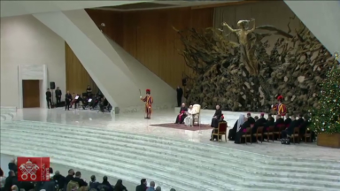 Papa afirma que os casais não devem dormir sem fazer as pazes