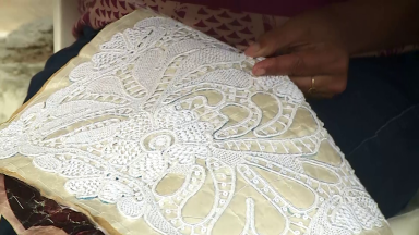 Costureiras do interior de Sergipe fazem artesanato de renda irlandesa