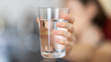 Especialistas comentam importância da hidratação para o organismo