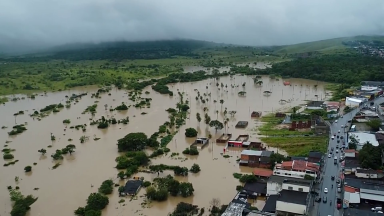 Governo envia nova ajuda financeira para vítimas das chuvas na Bahia