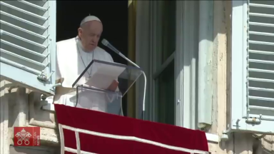 Após a Oração do Angelus, Papa reza pela paz na Ucrânia