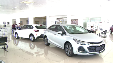 Por falta de peças e componentes, venda de carros novos cai