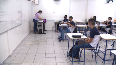 Alunos iniciam período de readaptação ao ensino presencial