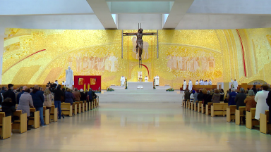 Em Portugal, fiéis participam da solenidade do dia dos Santos Pastorinhos