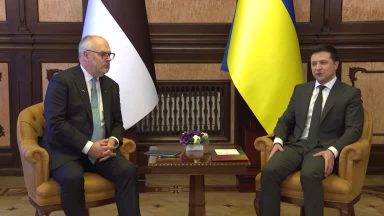 Presidentes da Ucrânia e da Estônia se reúnem em Kiev