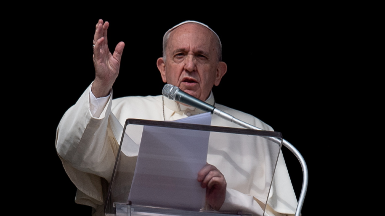 papa angelus serio vatican media via reuters Papa: rezar pelos nossos inimigos é transformar o mal em bem