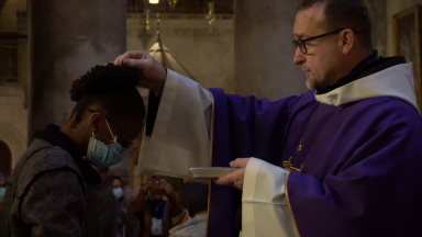 Peregrinos participam de Missa solene de Cinzas em Jerusalém