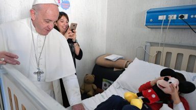 Papa agradece hospital Bambino Gesù por cuidar de ucranianos