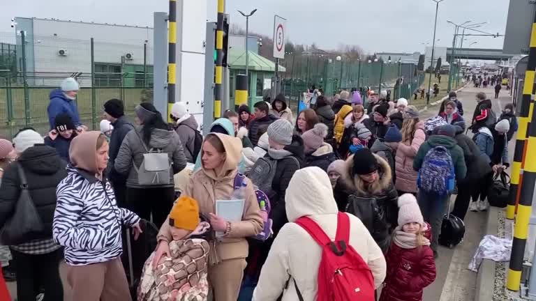 Refugiados ucranianos na fronteira polonesa reproducao reuters acnur Papa agradece poloneses por acolhida aos ucranianos
