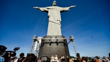 Rio comemora seus 457 anos: cidade busca a paz e o acolhimento