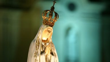 Papa Francisco: 'Maria nos ensina a não ter vergonha das lágrimas'