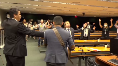 Frente Parlamentar Católica retorna com grupo de oração