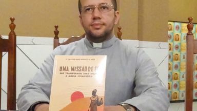 Padre escreve livro relatando a experiência missionária na África