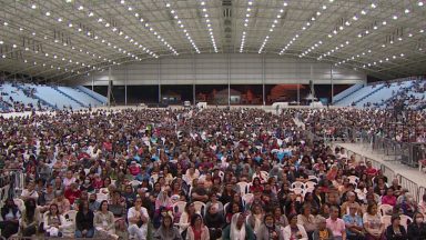 Festa da Misericórdia atrai fiéis na sede da Canção Nova