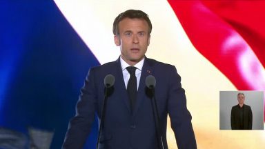 Com larga vantagem, Macron é reeleito presidente da França