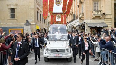 Em sua 36ª viagem, Papa Francisco chega a Malta