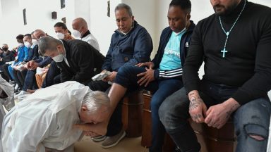 Ceia do Senhor: Papa celebra em presídio e lava pés de detentos
