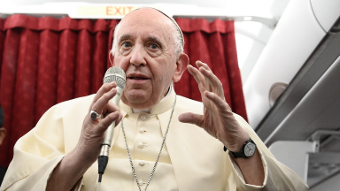 Papa: precisamos de esquemas que promovam a paz e não a guerra