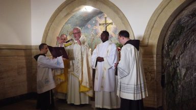 Missa solene na Terra Santa comemora a Visita da Virgem Maria a Isabel