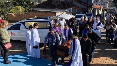 Sepultado corpo do padre Leandro Couto da Comunidade Canção Nova