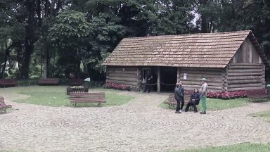 Em Curitiba, Bosque do Papa recebe milhares de turistas