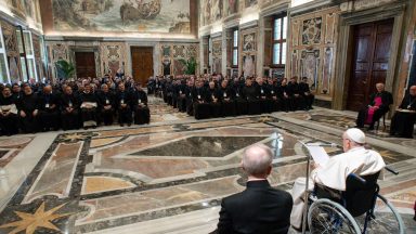Papa recorda dimensões fundamentais para renovar a liturgia