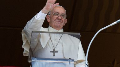 Papa no Regina Coeli: peça ao Senhor o Espírito da Paz