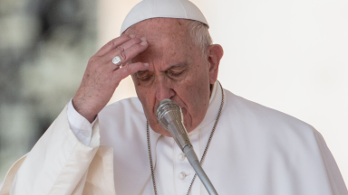 Papa Francisco pede pelo fim da violência no Sri Lanka