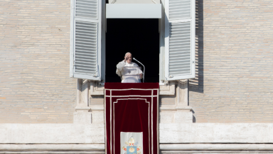 Papa na Ascensão: aprendamos a interceder pelos sofrimentos do mundo