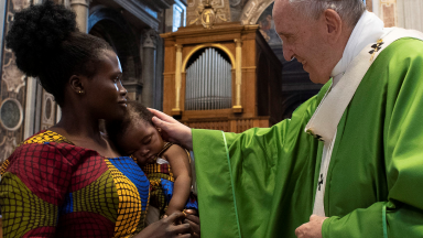 Papa sobre migrantes: não são invasores, eles enriquecem a sociedade